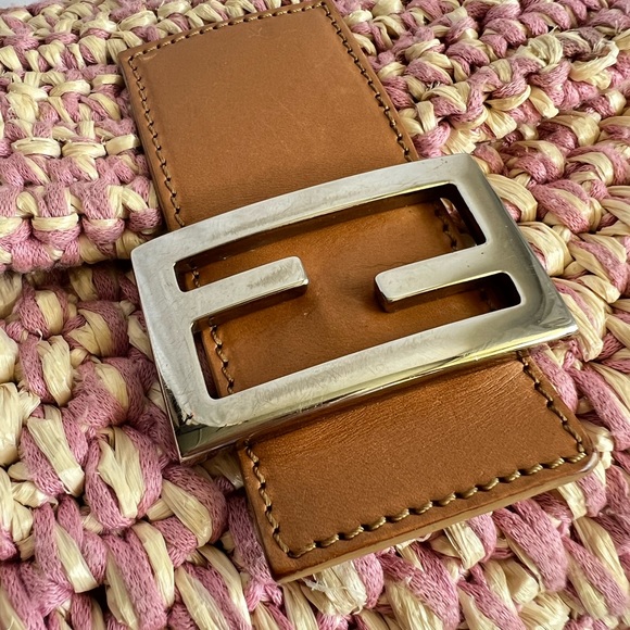 ✨SOLD✨ Vintage Fendi Pink Raffia Baguette - Picture 7 of 16